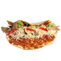 Knapperige Turkse pizza belegd met gekruid gehakt en gesmolten geraspte kaas, gevuld met mals, gekruid kalfdonervlees, frisse salade en huisgemaakte saus naar keuze.